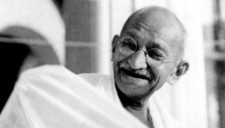 Calendar_home_mahatma_gandhi_laughing_222x131
